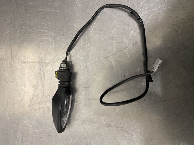 Hovedbilde KTM Duke 125 Blinklys venstre