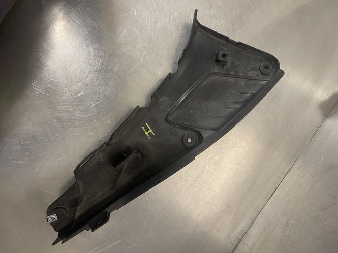 Hovedbilde Yamaha MT125 2020-2025 Kåpe høyre under sal 