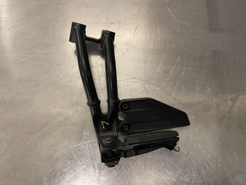 KTM Duke 125 2020 Fothviler passasjer venstre