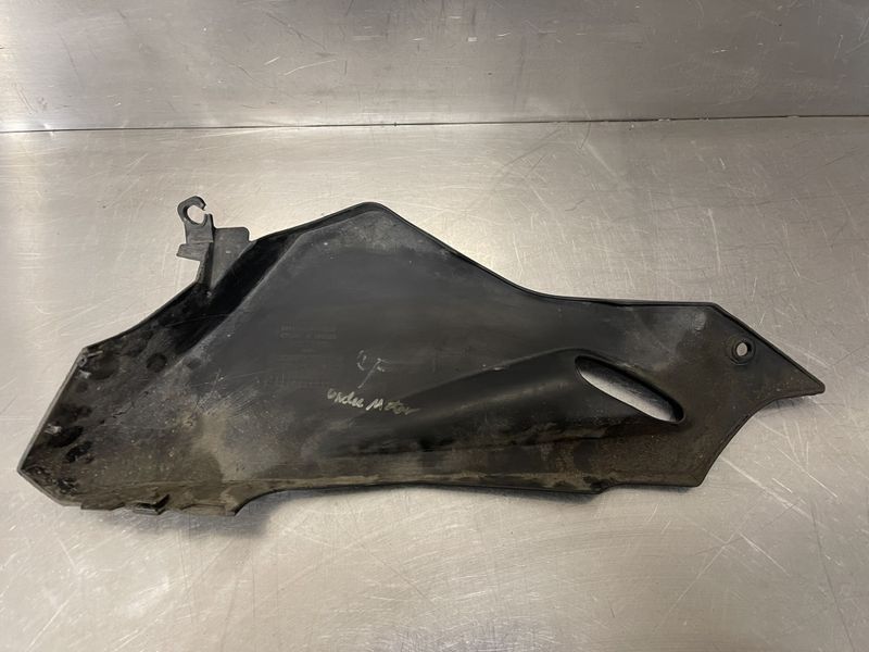 Honda CBR 125 2012 Nedre sidekåpe høyre 