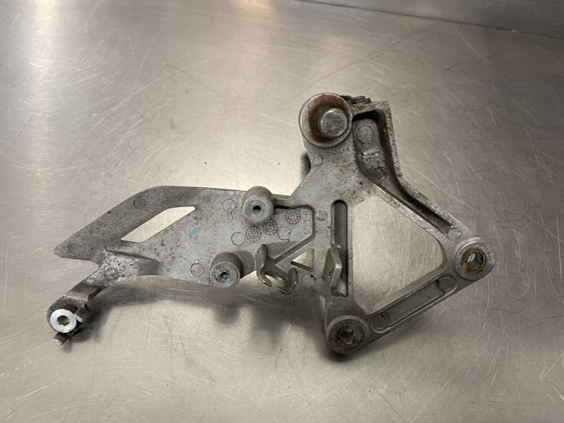 Honda CBR 125 2012 Fothviler m/brakett fører høyre 