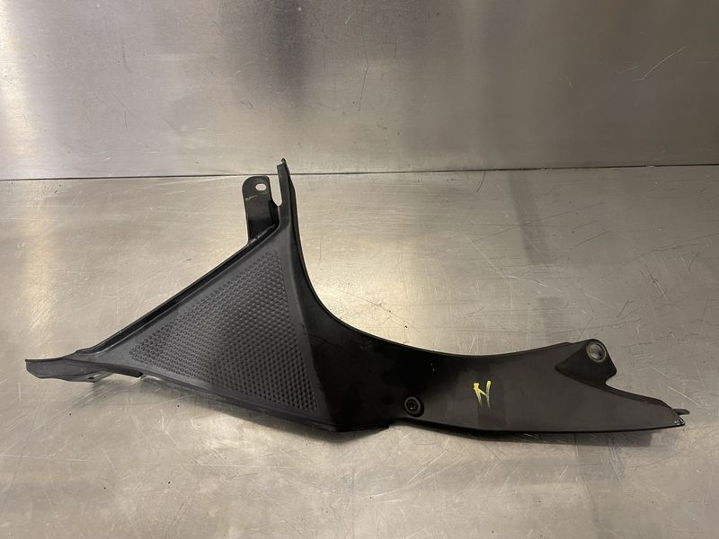 Yamaha YZF R125 2008-2013 Kåpe foran høyre øvre