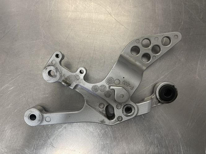Hovedbilde Yamaha YZF R125 2008-2013 Fothviler med brakett høyre fører