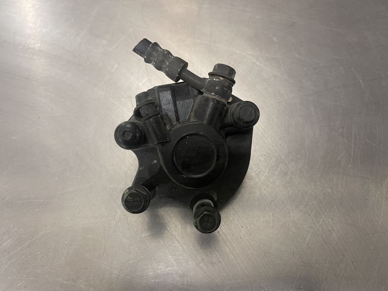 Peugeot Kisbee 2019 EFI E4 Bremsecaliper frambrems