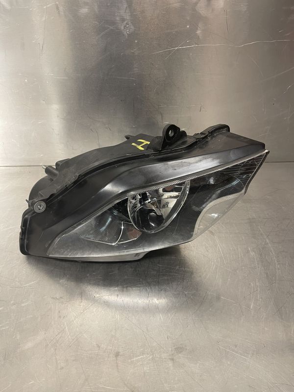 Honda VFR 800 2002 Frontlykt høyre 