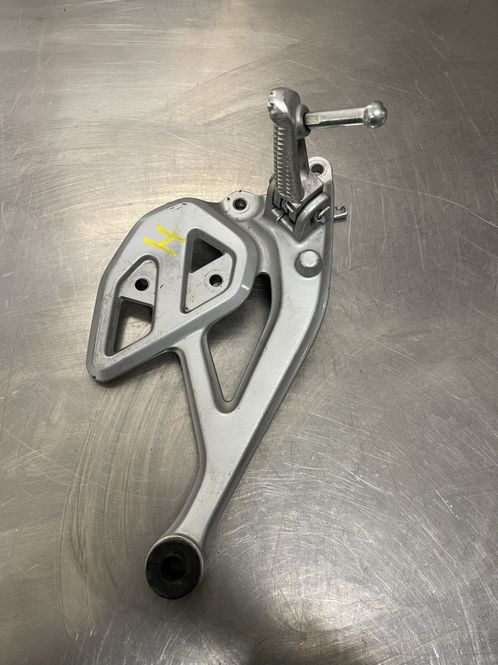 Hovedbilde Yamaha MT125 2020-2025 Fothviler m/brakett fører høyre 