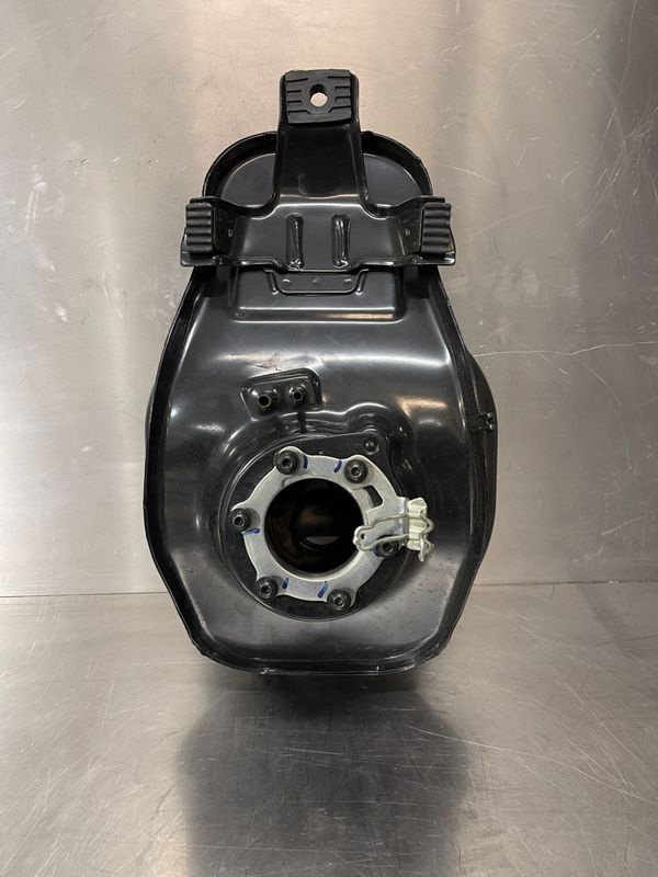 Husqvarna Svartpilen 401 2023 Bensintank 