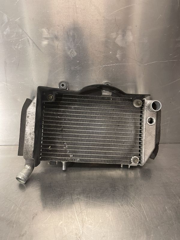 Honda VFR 800 2002 Radiator venstre - ATG Bikeparts AS