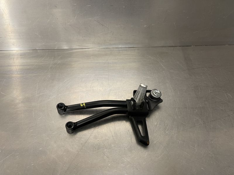 Suzuki GSX-S 125 2023 Fothviler m/brakett passasjer høyre