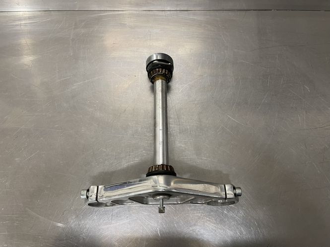 Hovedbilde Harley Davidson V-Rod 2003 Styrekrone nedre