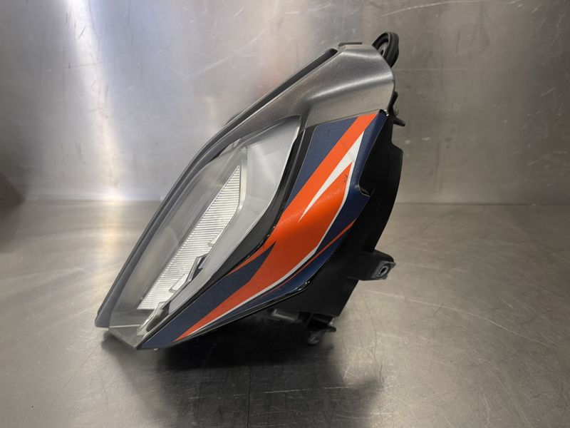 KTM Duke 125 2017 Frontlykt 