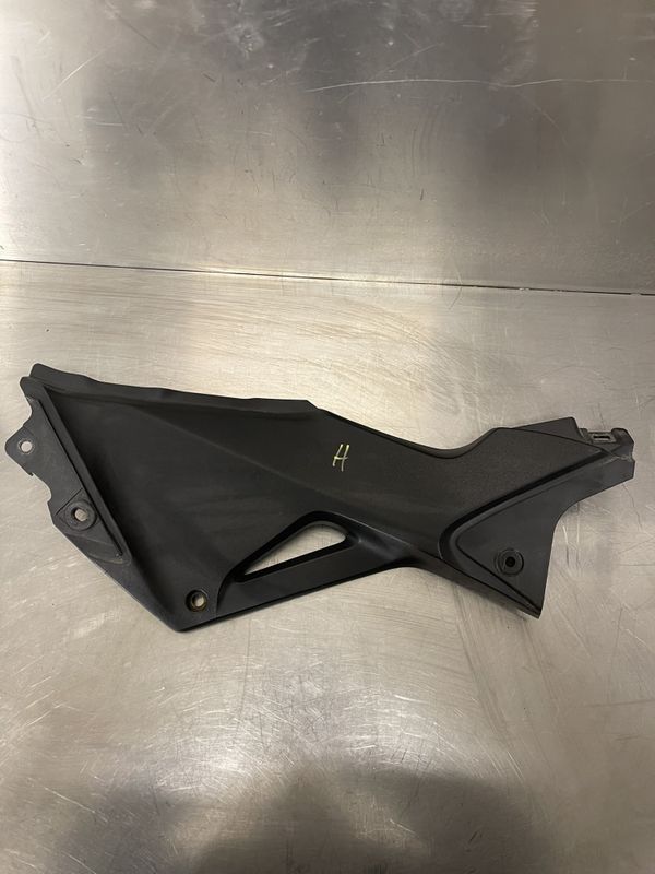 Honda CBR 125 2013 Sidekåpe høyre