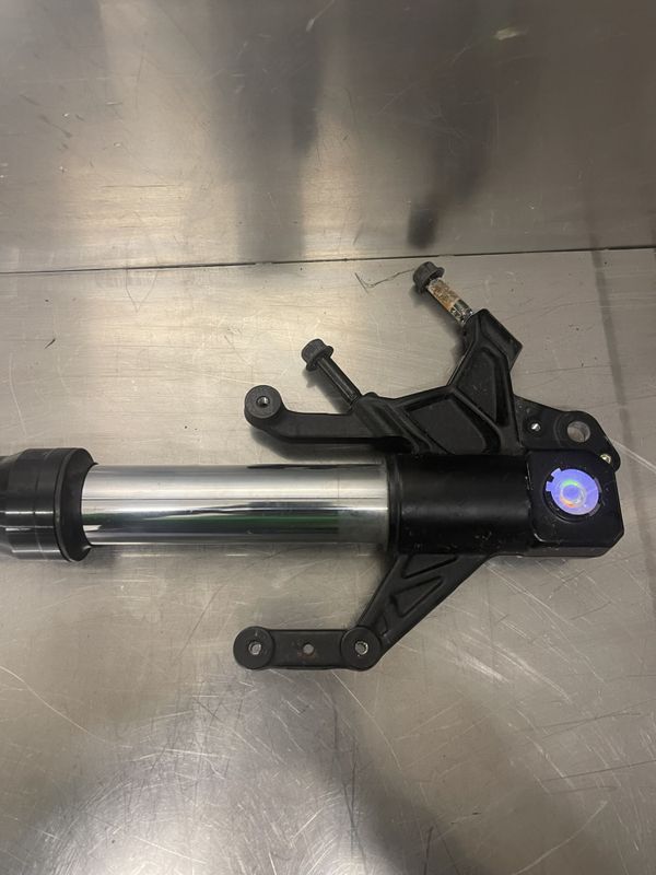 Yamaha MT125 2020-2025 Gaffelbein venstre